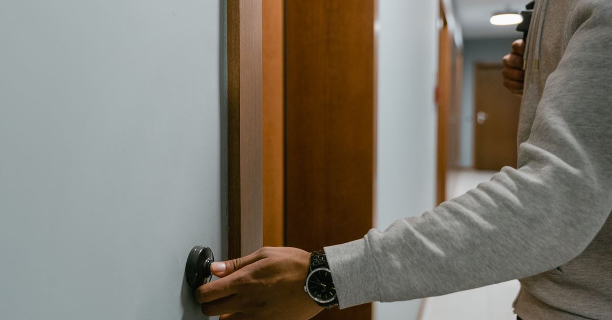 locksmith service technician — Sepulveda Blvd Locksmith
