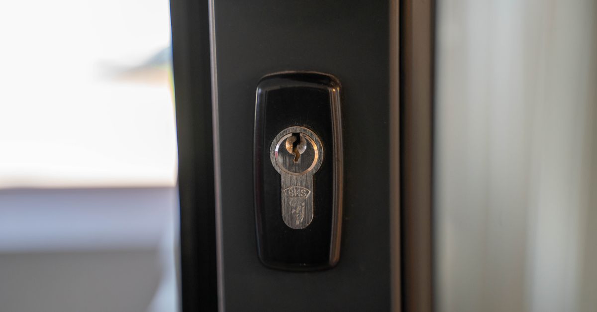 How We Handle a House & Apartment Lockout — Non-Destructive Entry First — Sepulveda Blvd Locksmith