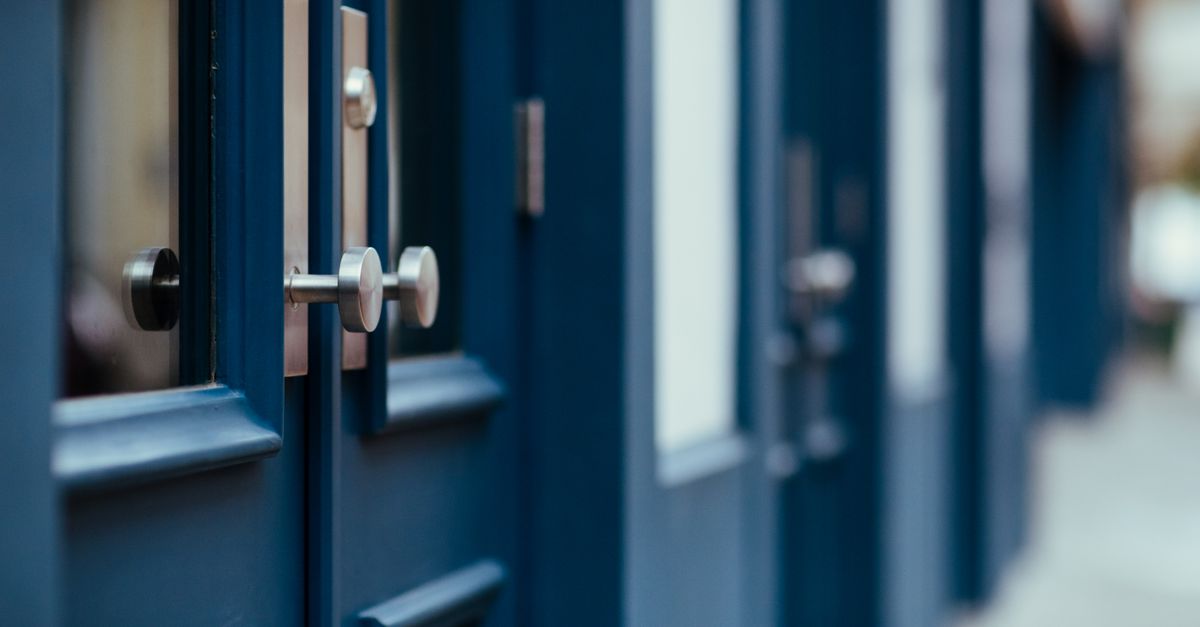 Single-Cylinder vs. Double-Cylinder Deadbolt Installation — Choosing the Right Fit — Sepulveda Blvd Locksmith